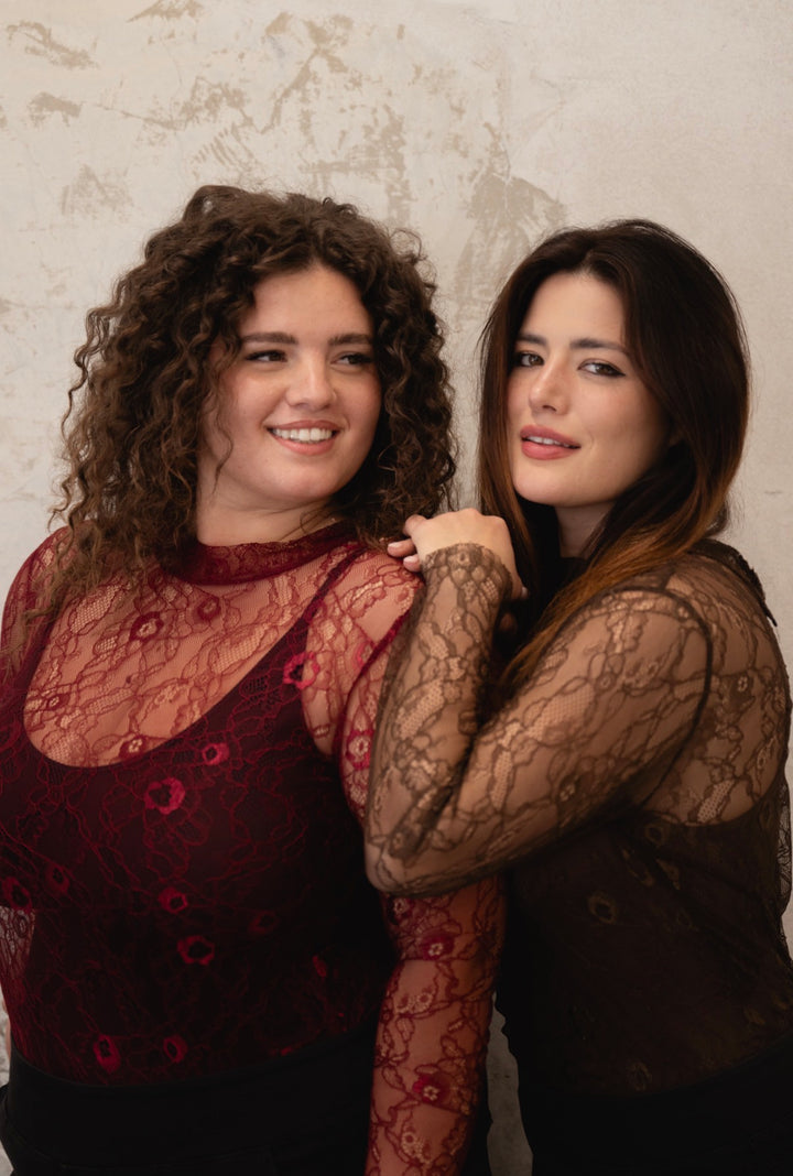 Maglia in pizzo trasparente