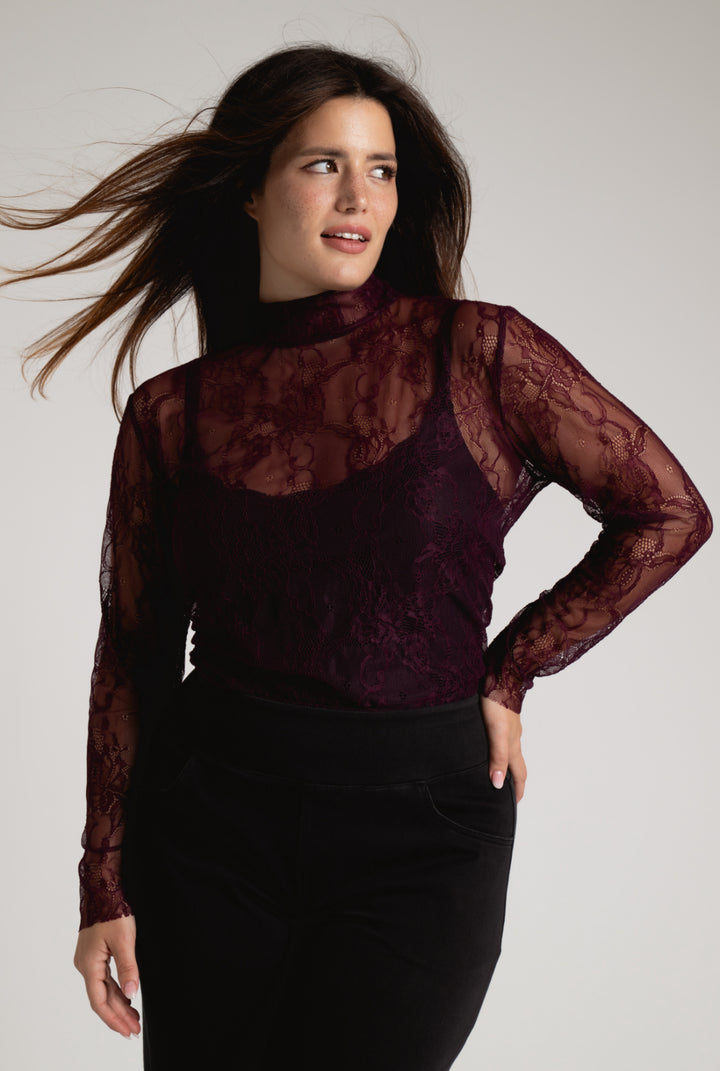 Maglia in pizzo trasparente